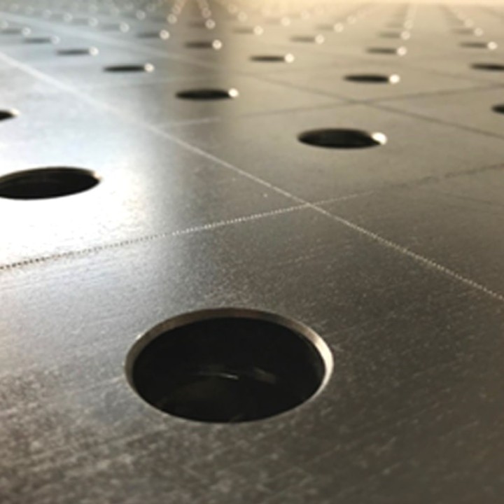 Banco modulare per saldatura SteelMax GPPH 1x1mt in acciaio rinforzato, fori 28mm