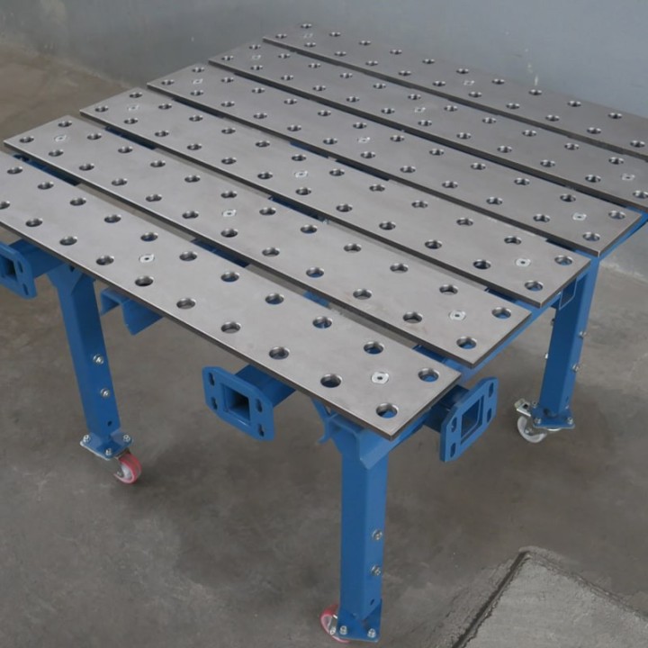 Banco modulare per saldatura SteelPro GPPH 1,5x1,6mt a piastre espandibili, fori 28mm