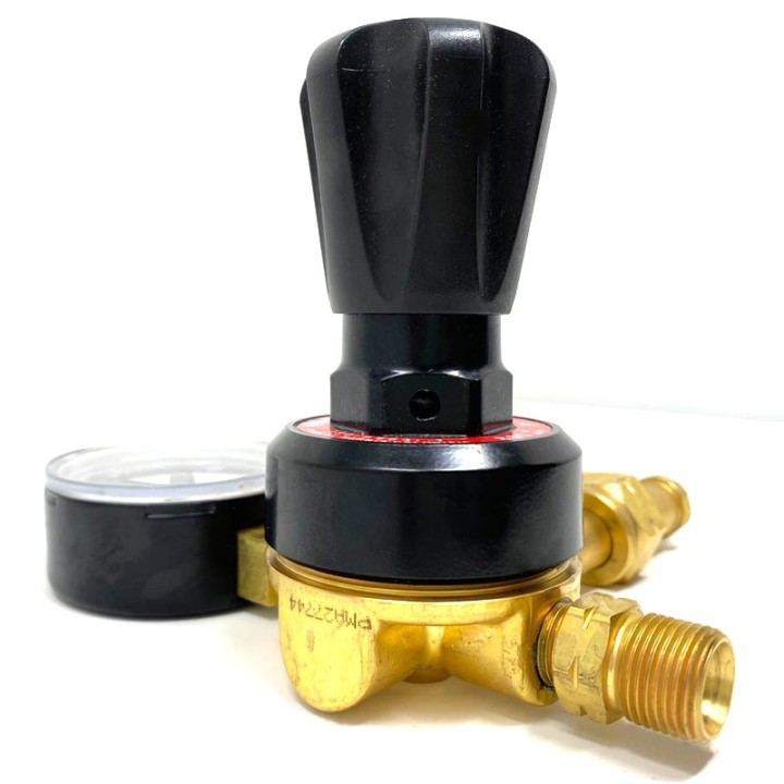 dettaglio manopola ridutore di pressione un manometro per propano 801BP-4-LP Harris