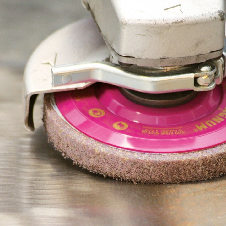 smerigliatura metallo con disco in fibra compressa MAGNUM Vlies Top