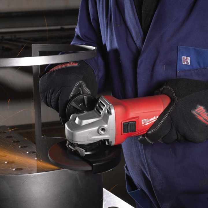 utilizzo smerigliatrice angolare Milwaukee AG 10 EK 125mm