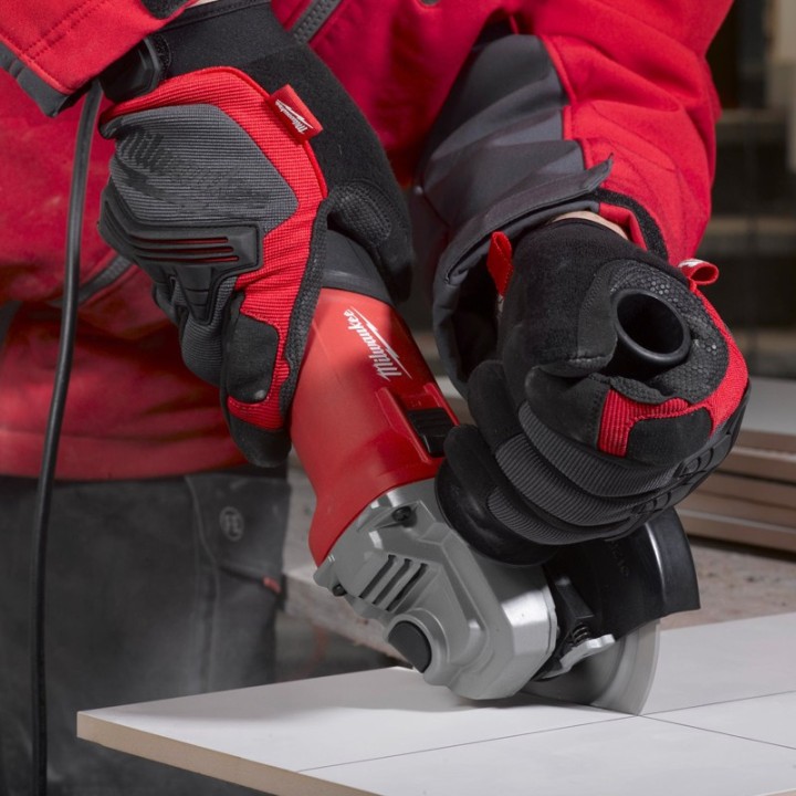 utilizzo smerigliatrice angolare Milwaukee AG 800 EK