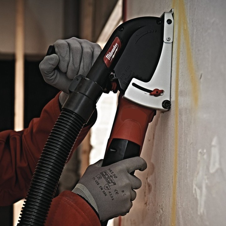 utilizzo smerigliatrice angolare Milwaukee AGV 15 DEC