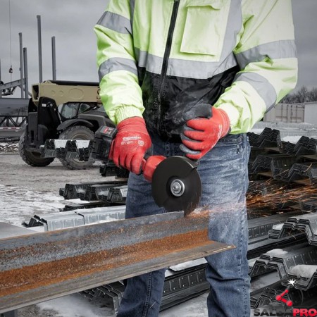 utilizzo smerigliatrice angolare Milwaukee M18 Fuel FHSAG125XPDB