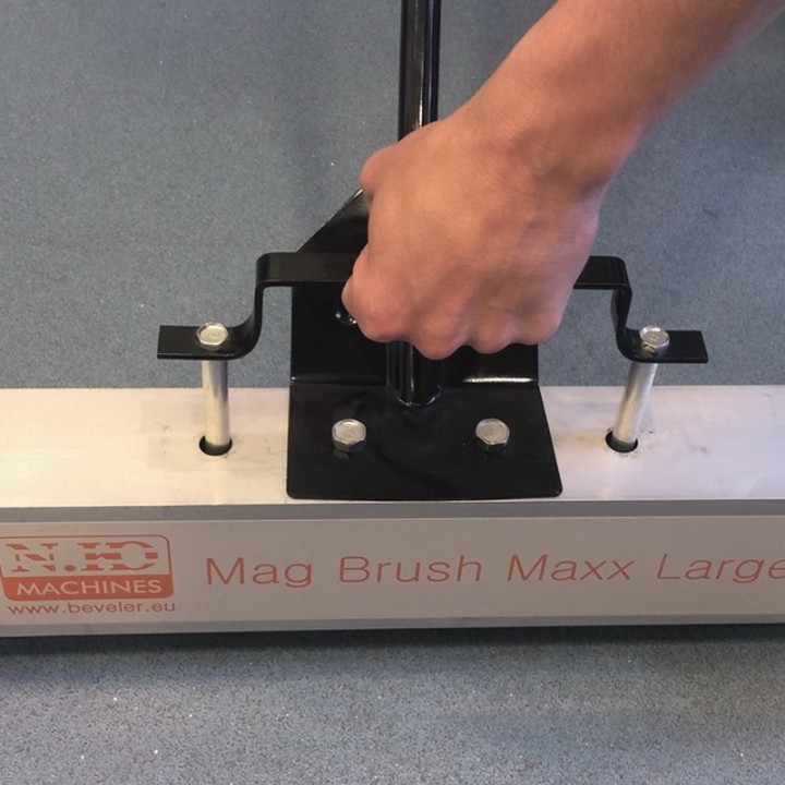 Scopa magnetica NKO Machines Mag Brush Maxx Large per trucioli metallici