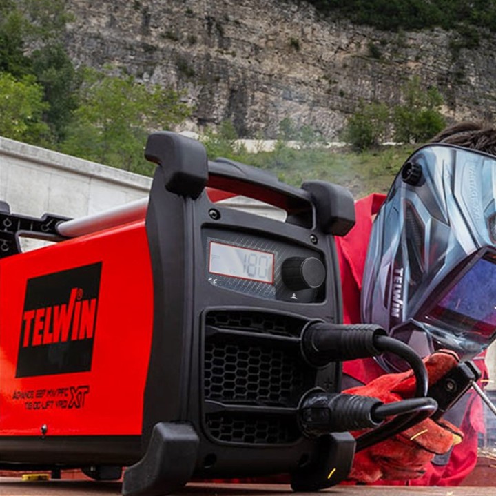 Saldatrice Telwin Advance 227 XT MV/PFC VRD 100-240V saldatura TIG/MMA, 10-200A
