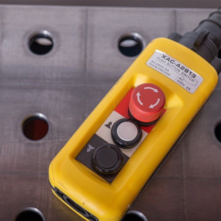 Banco per saldatura SteelEco idraulico GPPH 1,5x1,48mt spessore 8mm, fori 16mm