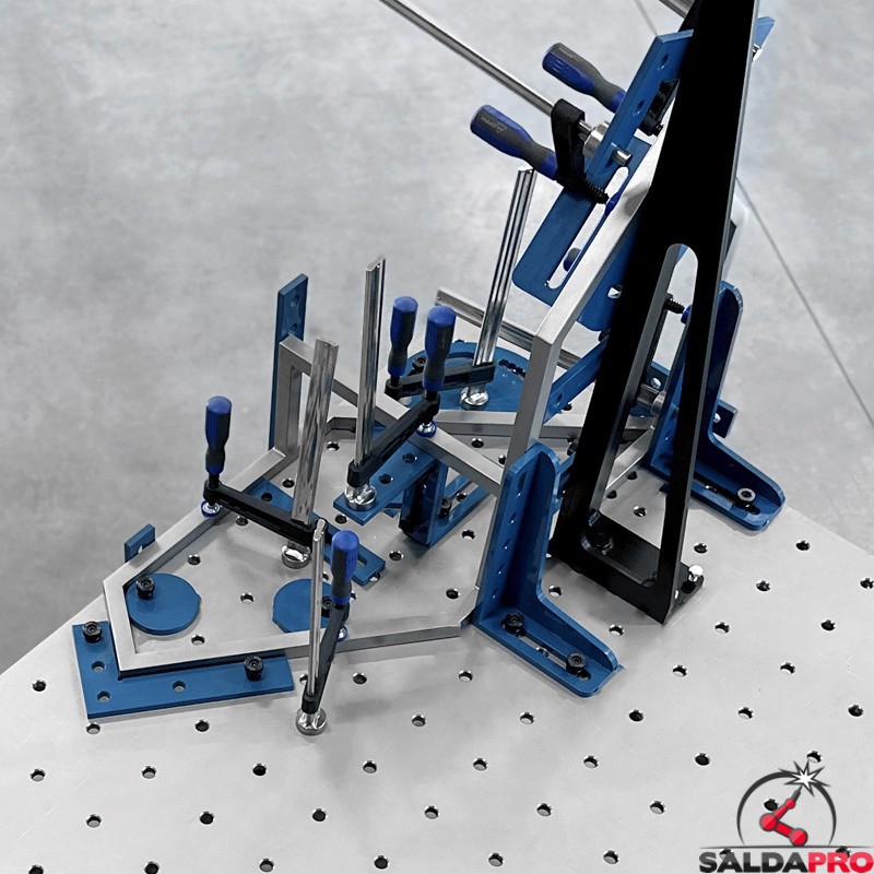 Tavolo Da Saldatura VEVOR 1016x609.6mm - Mobile, 362.87kg Capacit&agrave;, 4 Ruote, Fori Di Fissaggio 15.87mm