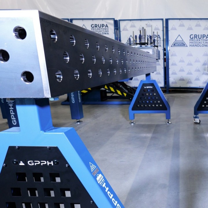 Supporto saldatura GPPH SteelExpert Trestle spessore 25mm, fori 28mm in griglia diagonale