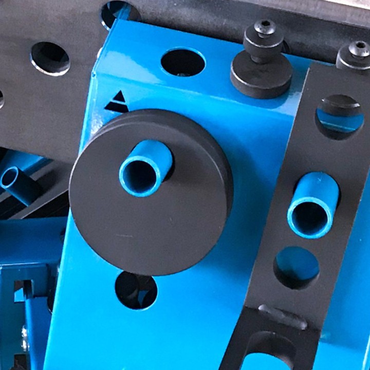 Battuta eccentrica 100mm GPPH per tavoli saldatura SteelExpert, spessore 25mm, fori 28mm