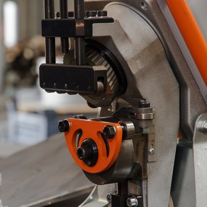 Smussatrice avanzamento automatico NKO Machines UZ12 Ultralight, 12mm