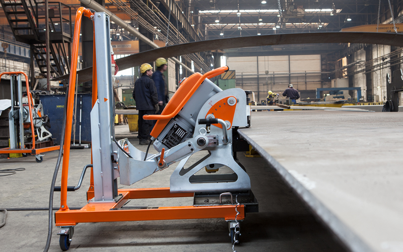 Dettaglio carrello Manipolatore 3D NKO Machines per smussatrici