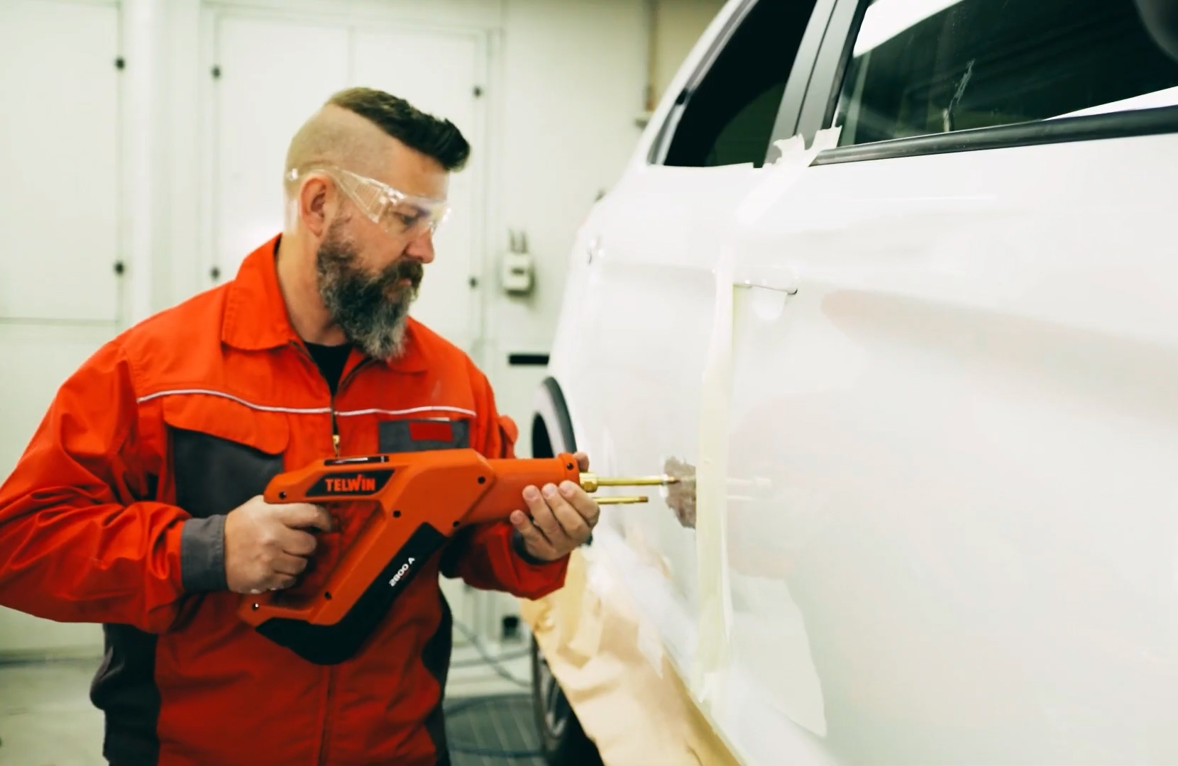 Saldatrice spotter a batteria Telwin Battery Puller 2800A per